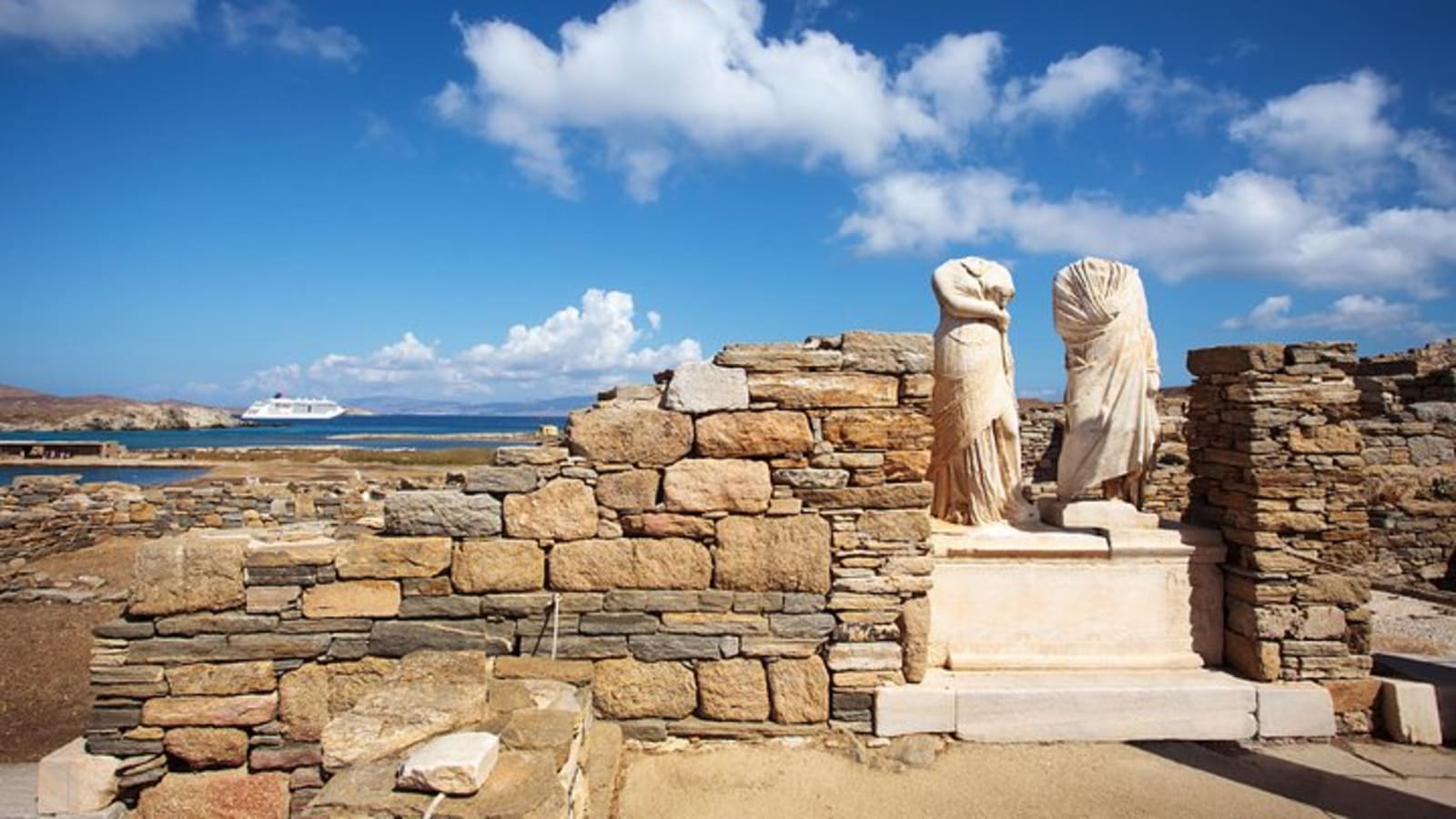 Daily Cruise from Paros to Delos Mykonos