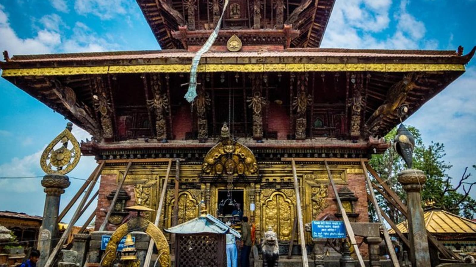 Private Day Hike from Nagarkot to Changu Narayan with Transfer