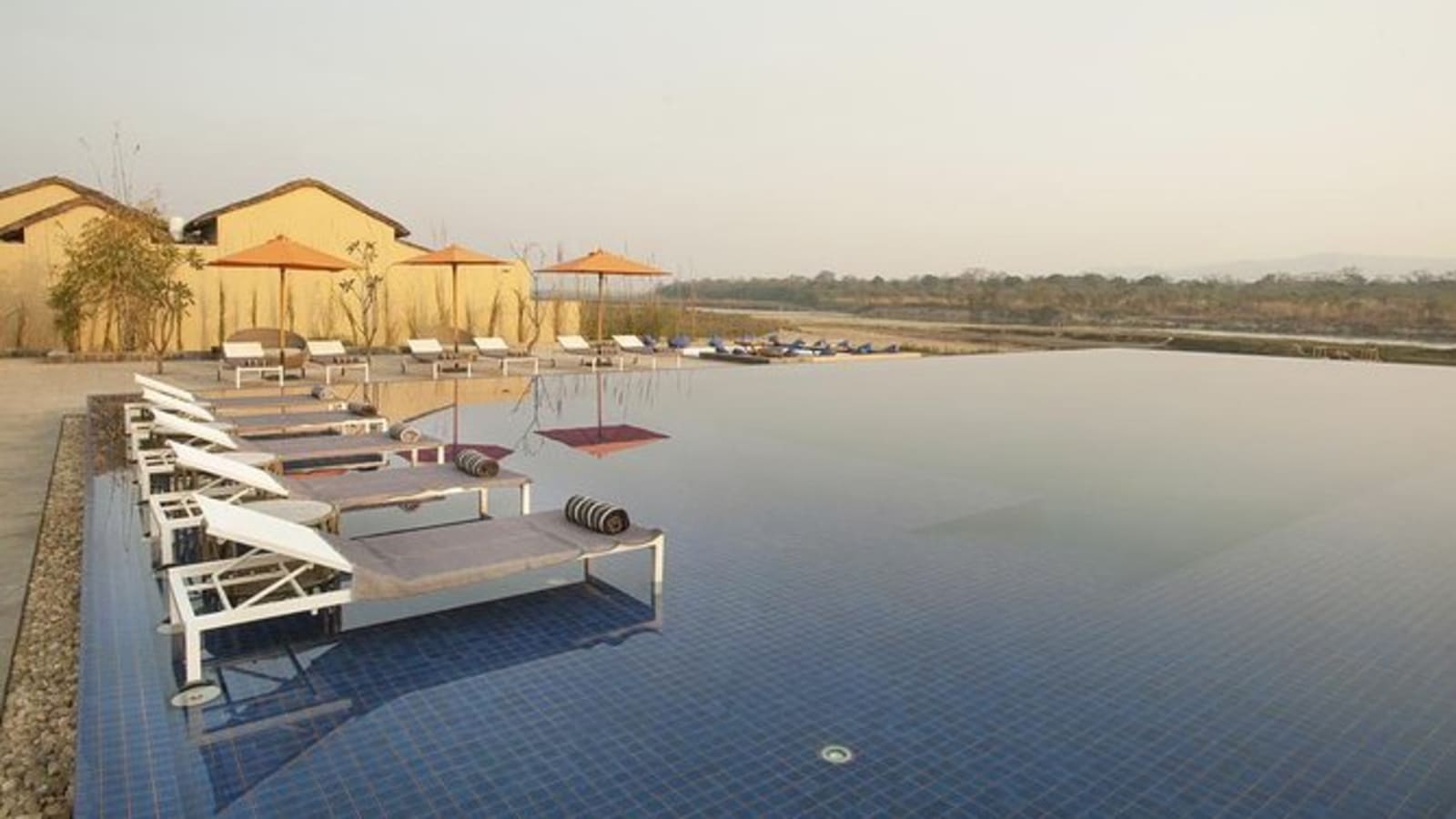 3 Days Chitwan Luxury Package