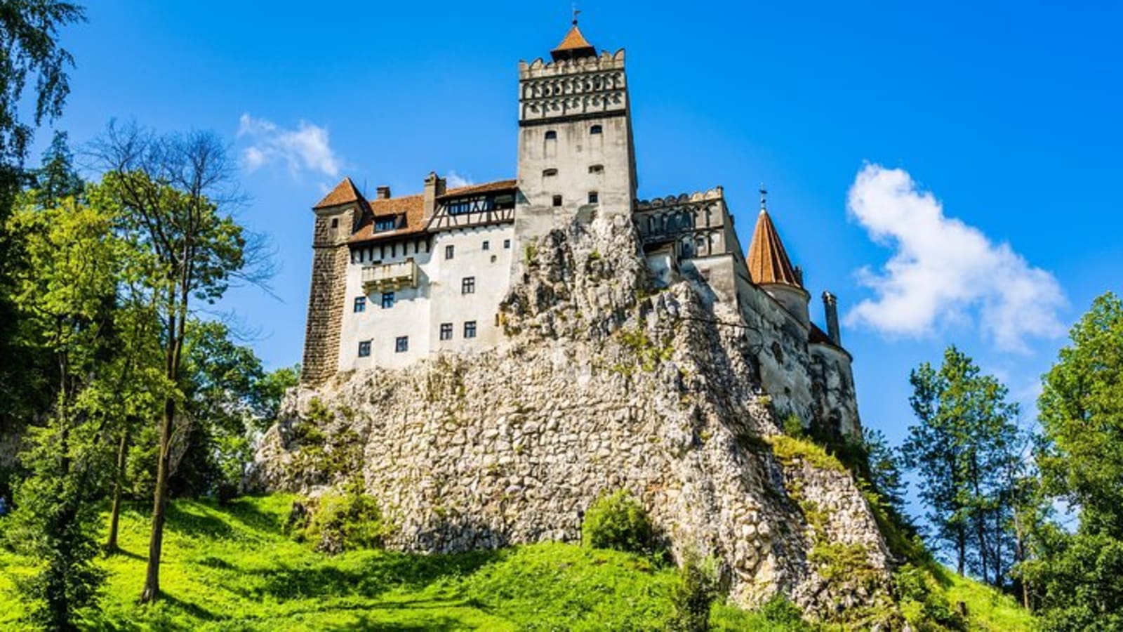 Peles Castle, Bran Castle, Brasov Day Trip from Bucharest