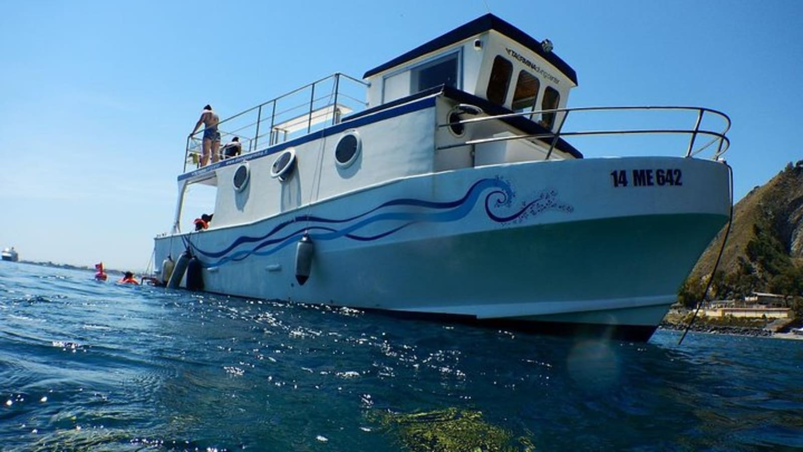 Coast to Coast from Taormina -2 HOURS MINI- CRUISE ISOLABELLA
