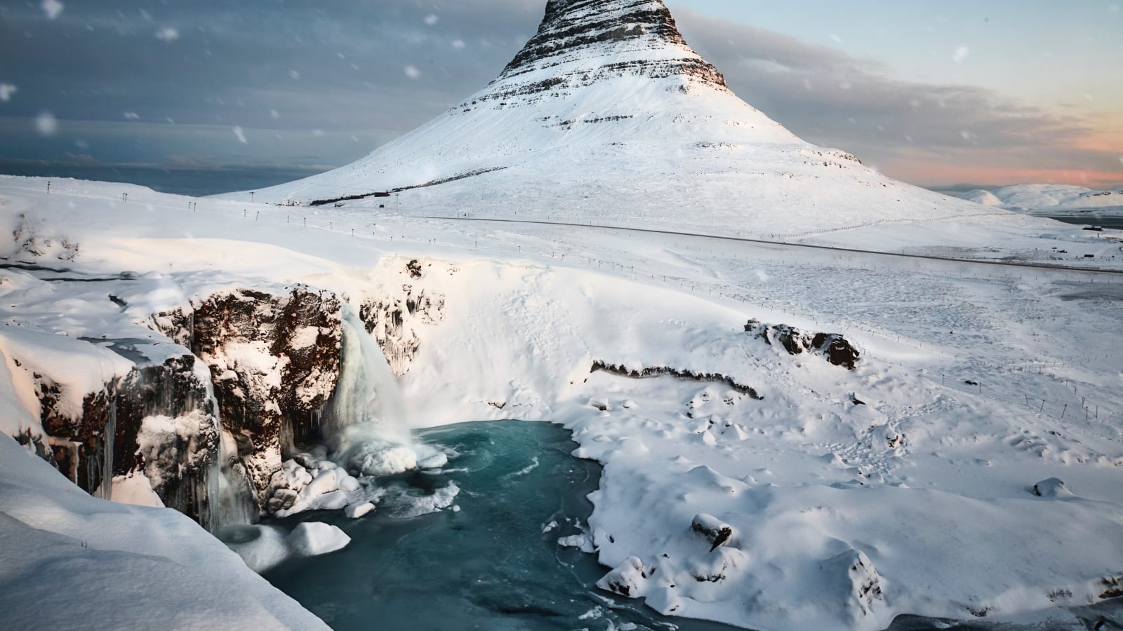 5 Day Minibus Tour with Ice Cave & Glacier Hike- Must see in Iceland in 5 days: Golden Circle, South Coast Glacier Lagoon, Snaefelsness