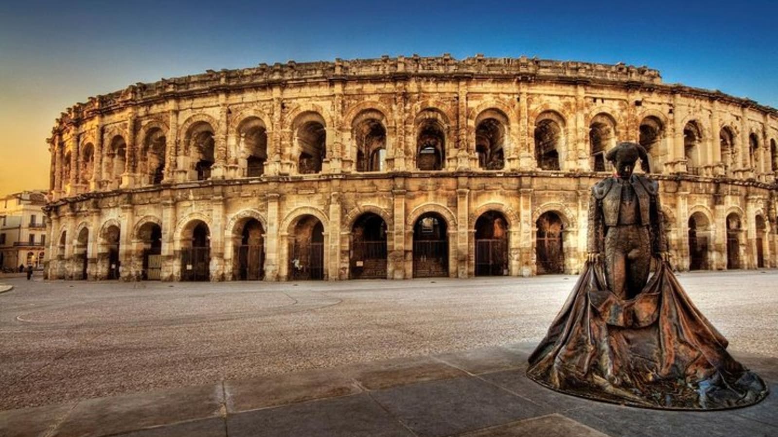Private small group tour of Nimes and Pont du gard