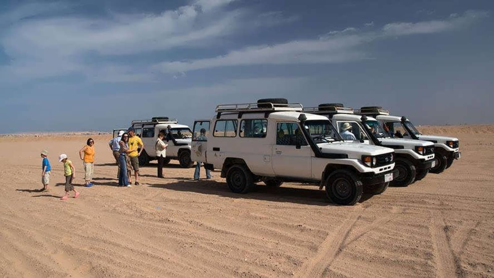 HURGHADA BEDOUIN DESERT SAFARI BY JEEP 4X4