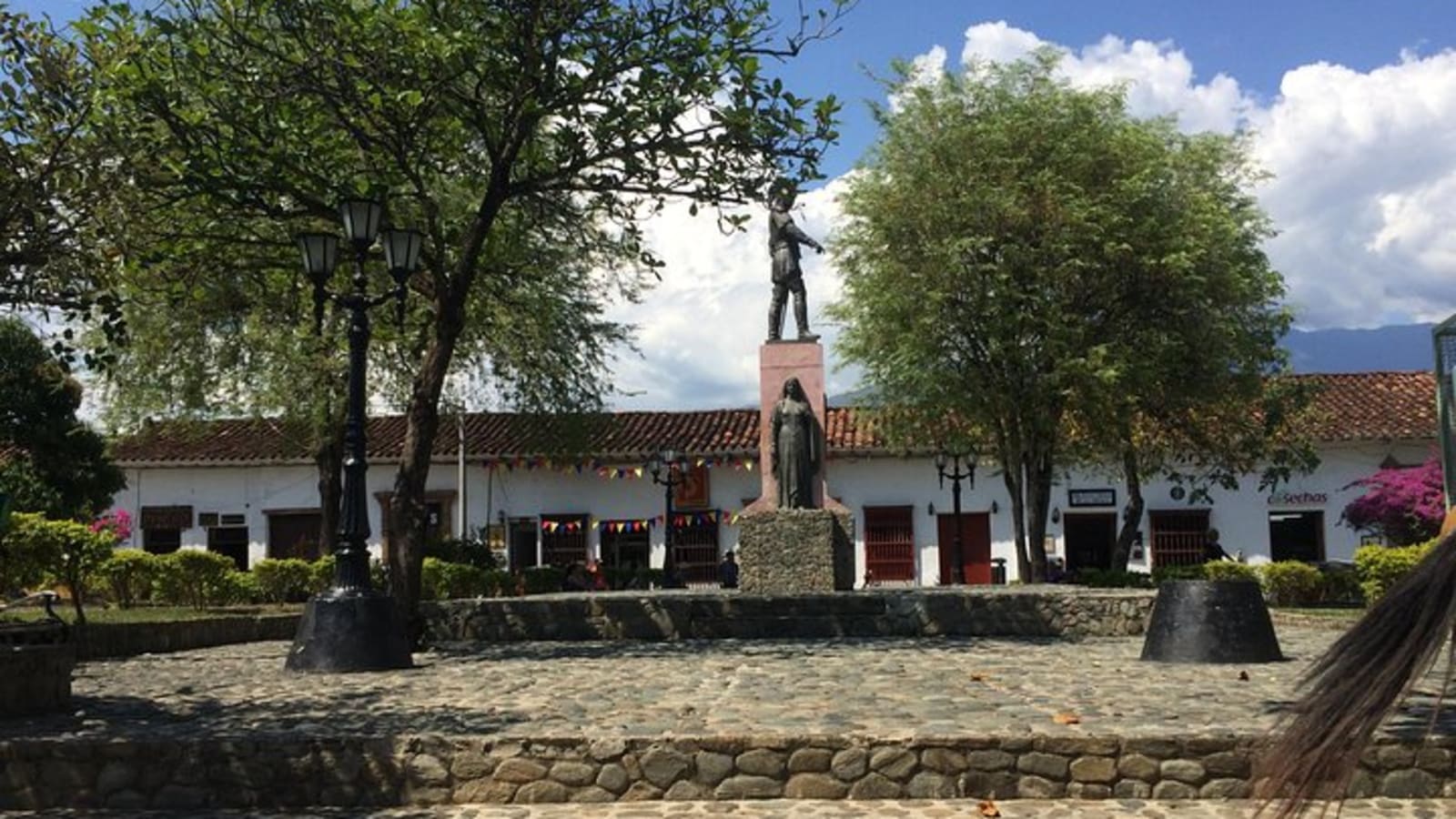 Combo Tour: Santa Fe de Antioquia and Christmas Lights from Medellin