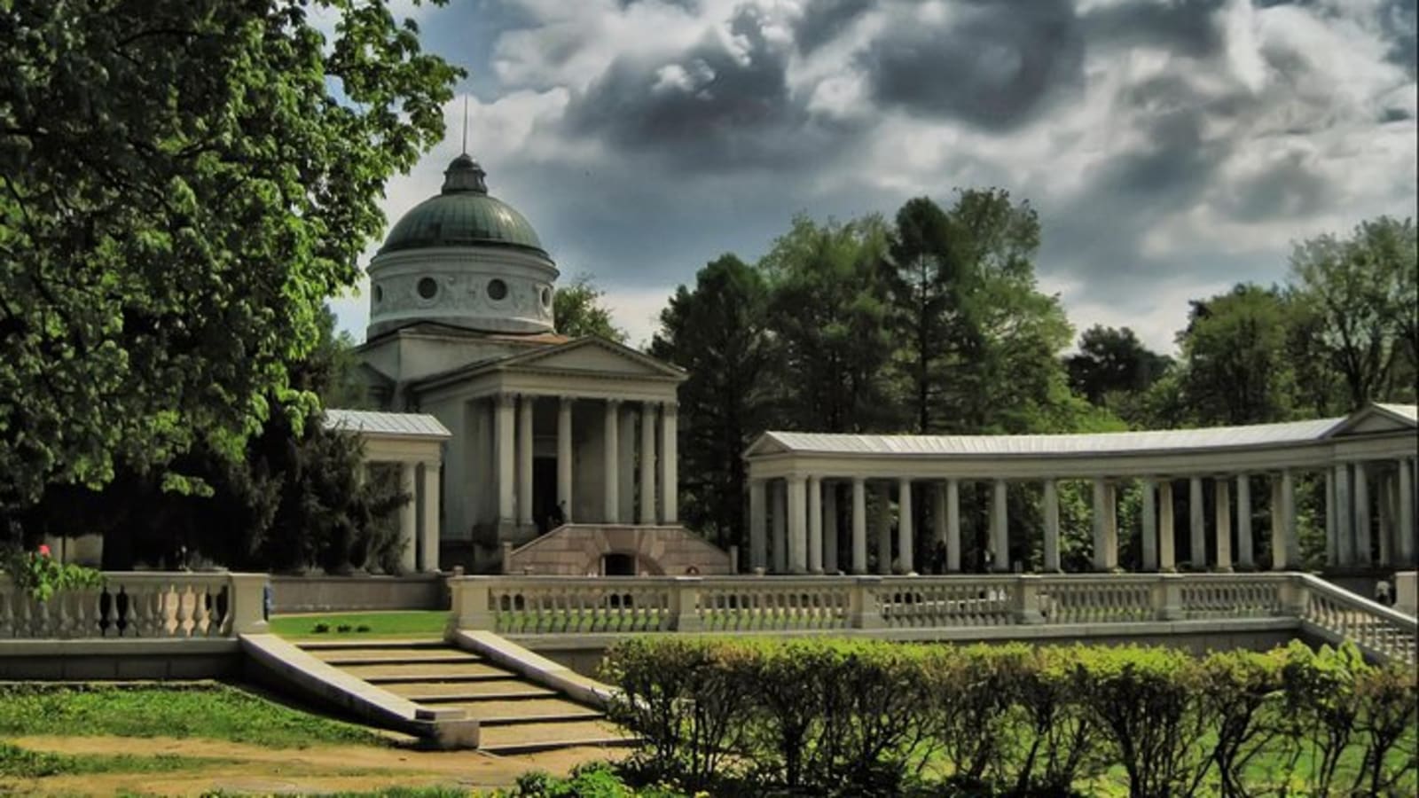 Moscow Culture Tour: 'Russian Versailles' Arkhangelskoye Park and Palace