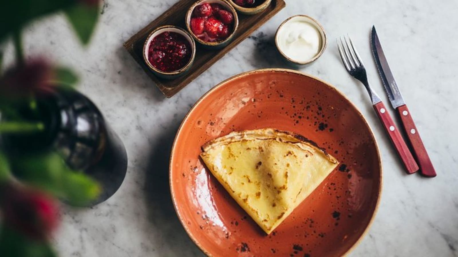 Russian Pancakes Tour with Free Samplings and Historic Walk in Downtown Moscow