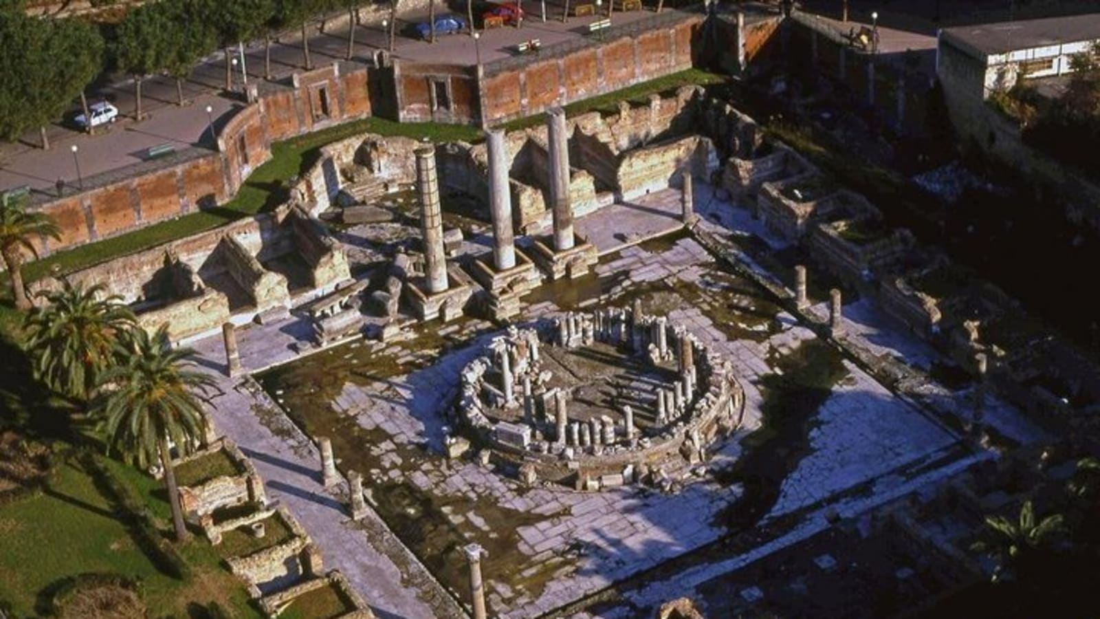 Tour Naples, Solfatara Park, Temple of Serapis, Flavian Amphitheater 8 hours