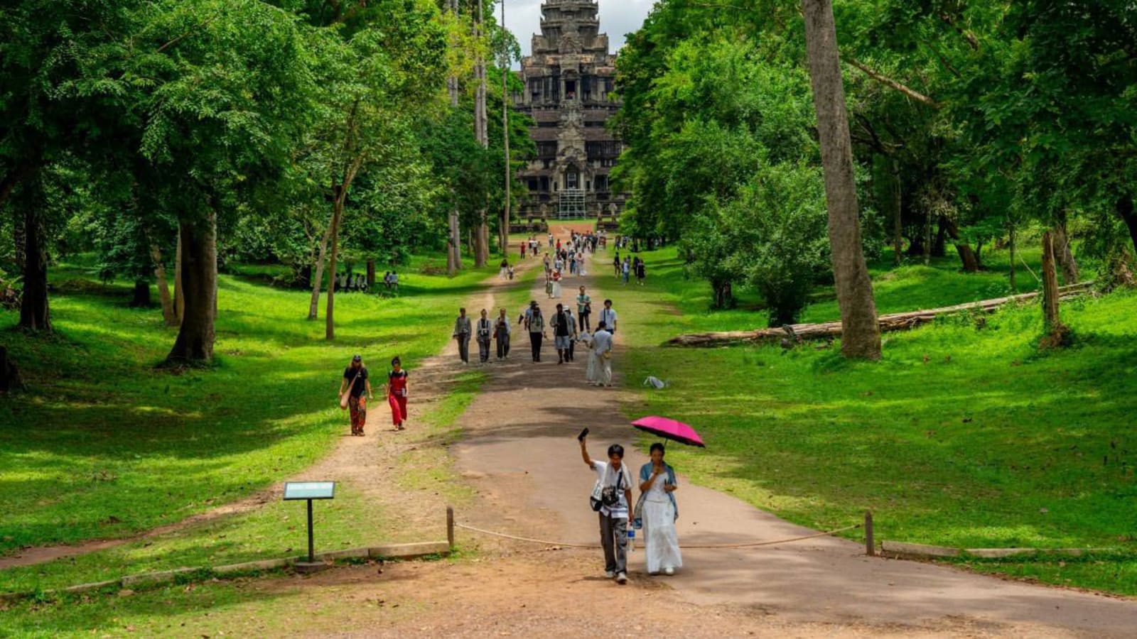Cambodia 7 Days Private Tour from Angkor Temples to Coastline