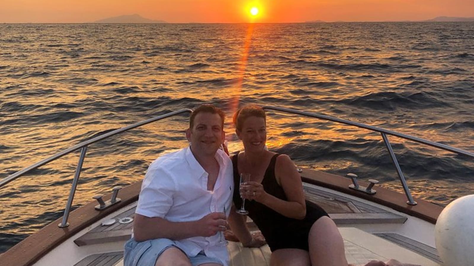 04) Sorrento: 3hrs sunset tour on shared boat