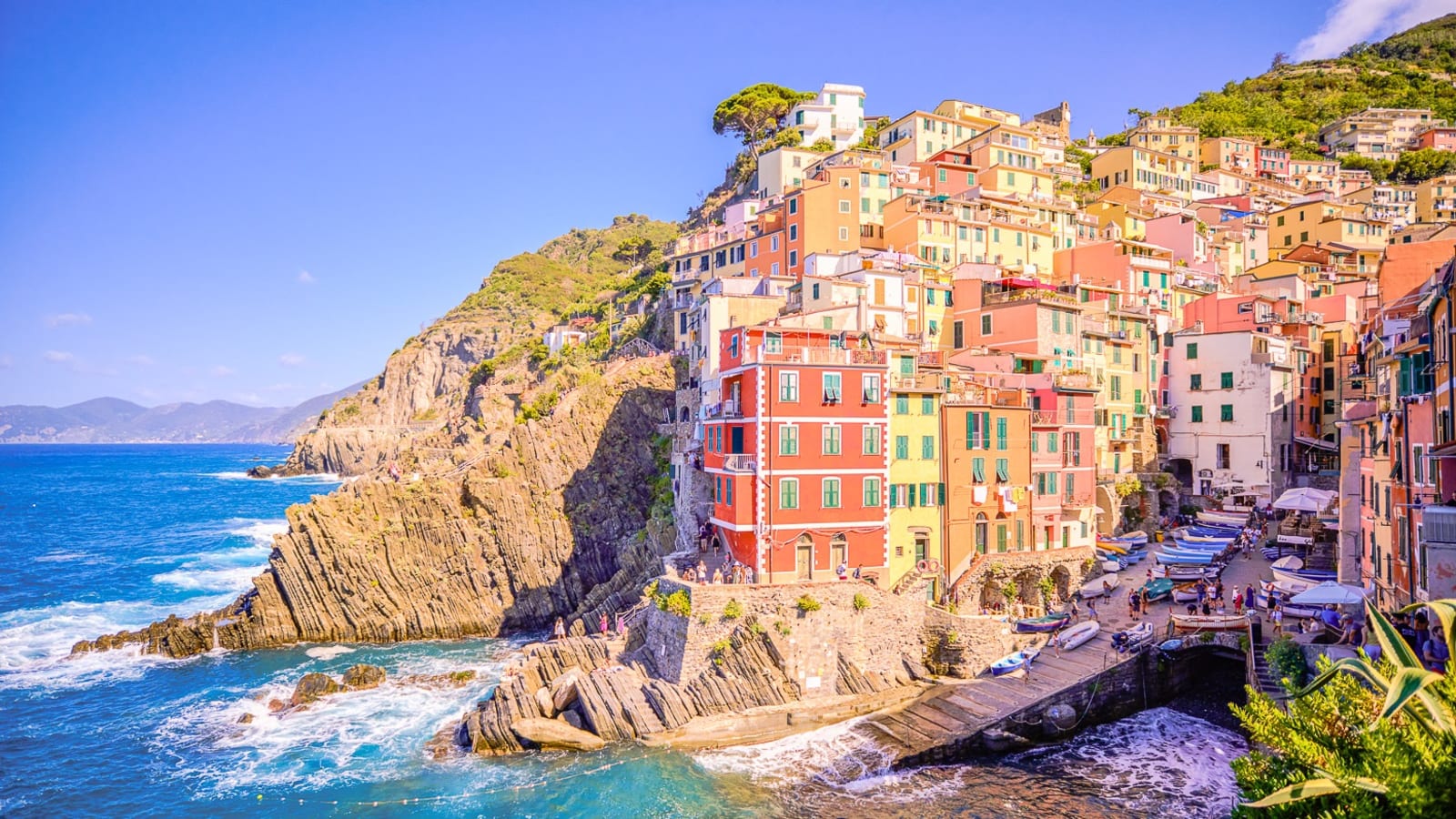 Full Day Excursion to Cinque Terre National Park with Optional Street Food Lunch