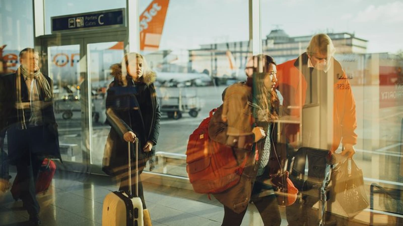 Shared Airport Transfer: Buffalo Niagara International Airport and Niagara Falls Canada