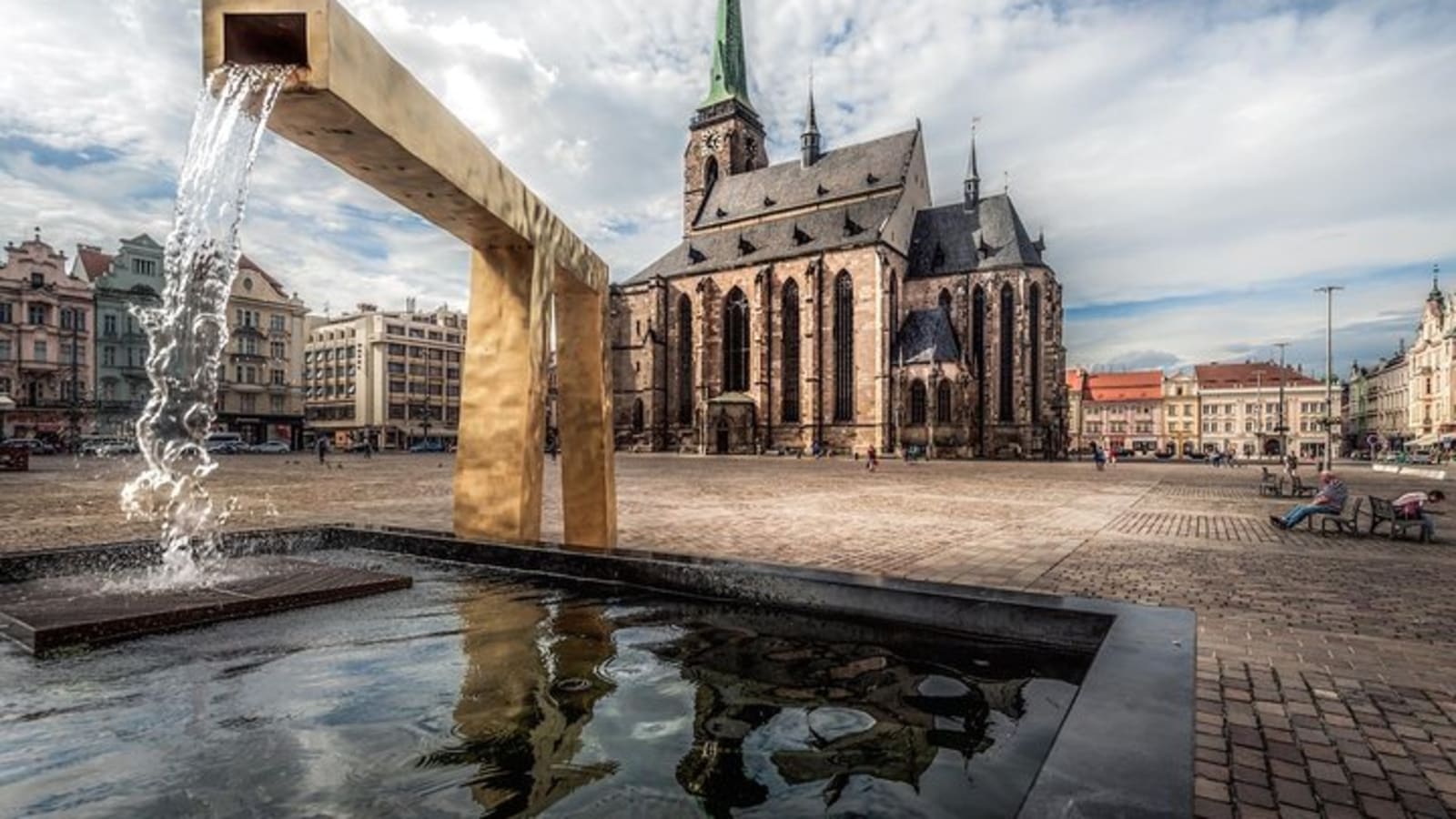 Private Prague to Regensburg luxury transfer via Pilsner Brewery