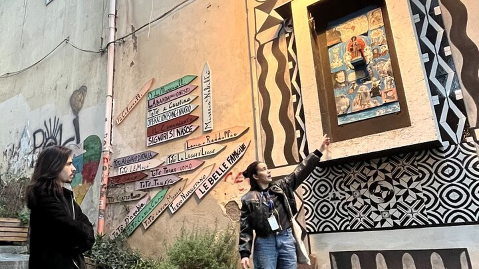 Naples Spanish Quarters Walking Tour Street Art & Folklore