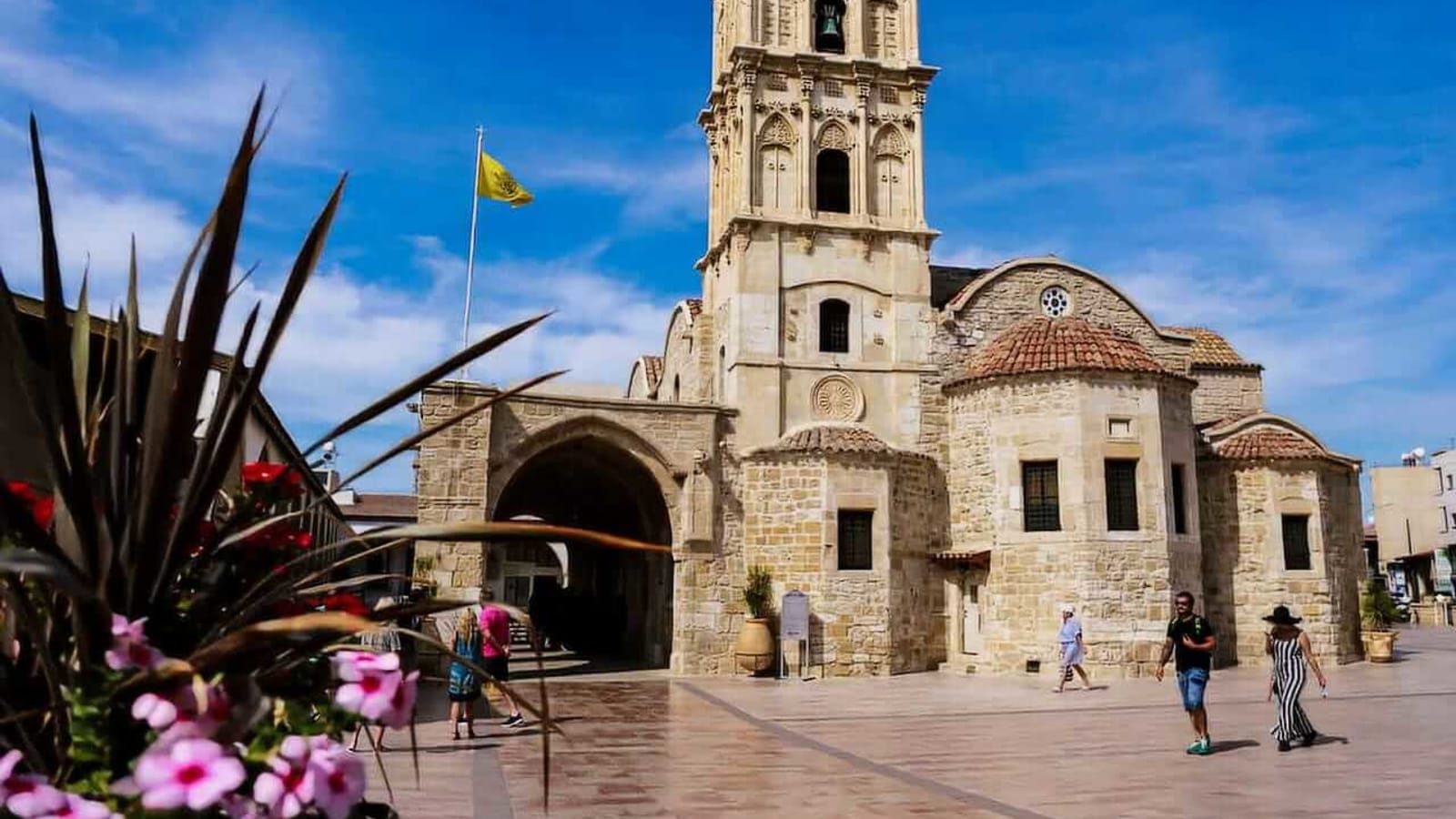 Paphos: Larnaca & Divided Nicosia Sightseeing Tour