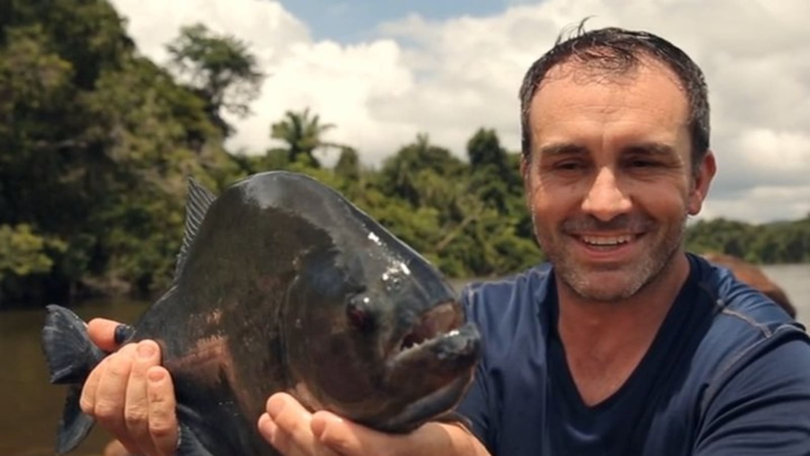 Piranha fishing experience in the Amazon jungle