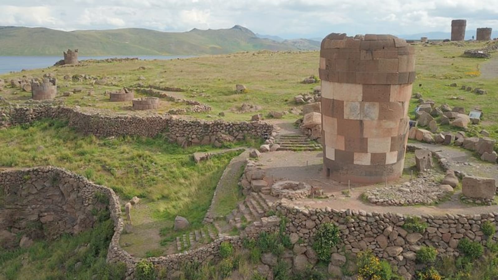 Tour to Sillustani Pre Inca Tombs