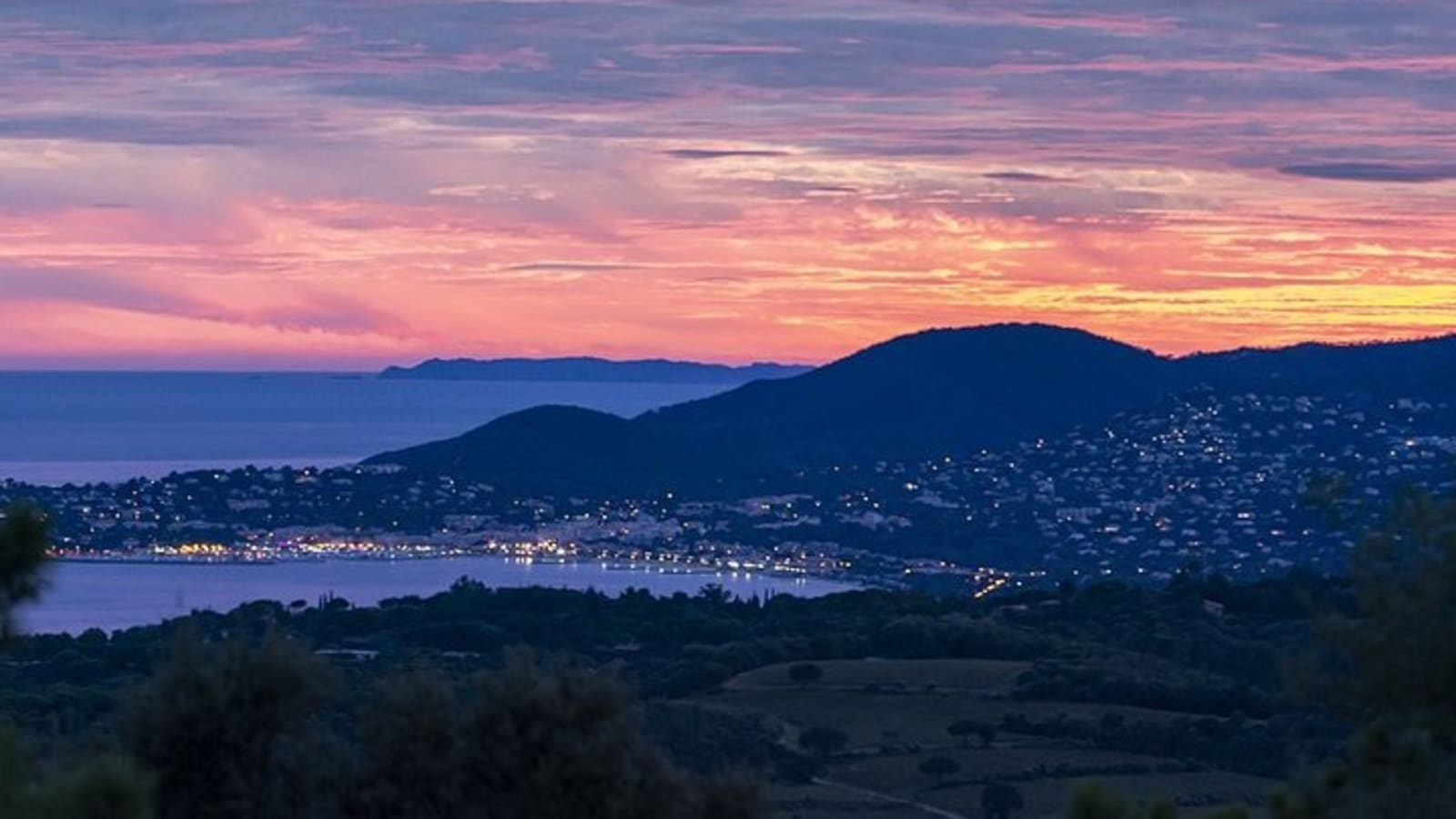 St-Tropez Private Walking Tour With A Professional Guide