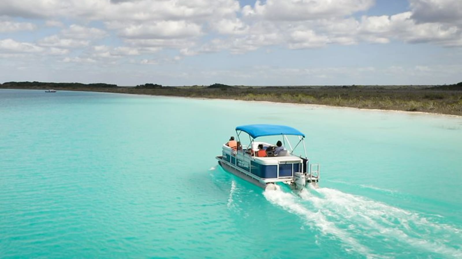 Bacalar 101- Tour Privado a la Laguna de los 7 Colores