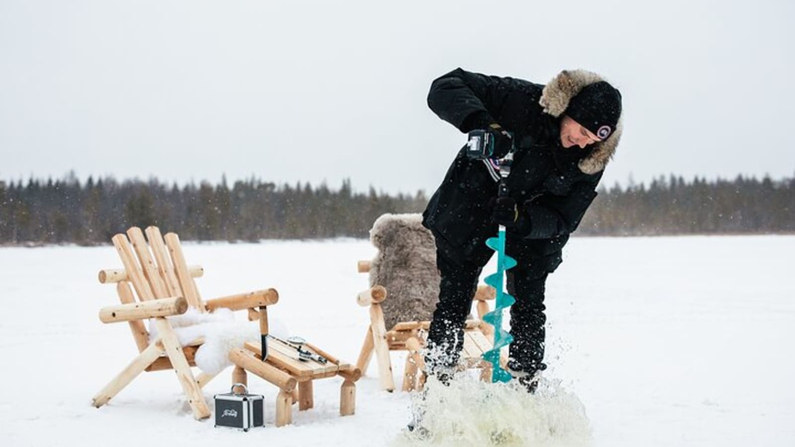 Icebreaker Expedition: Private Fishing & Igloo Gastronomy