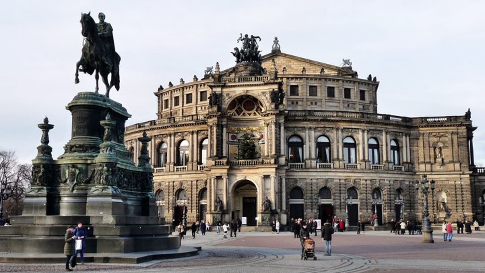 Explore Dresden: Discover the New Green Vault & Iconic Landmarks