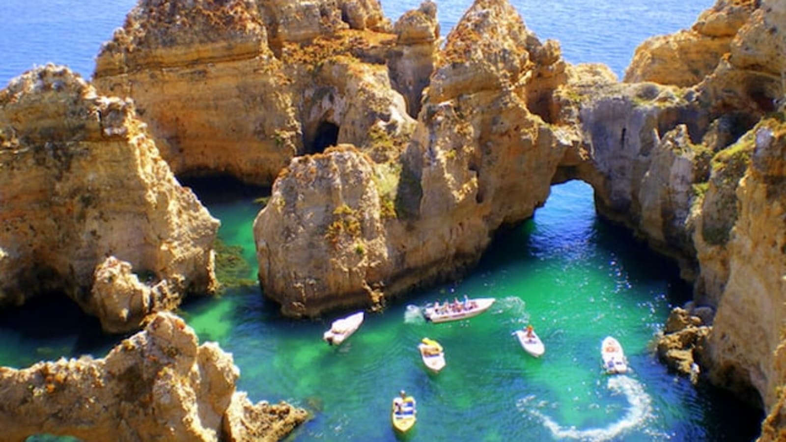 Ponta da Piedade and Benagil Cave in one tour, van and boat tour