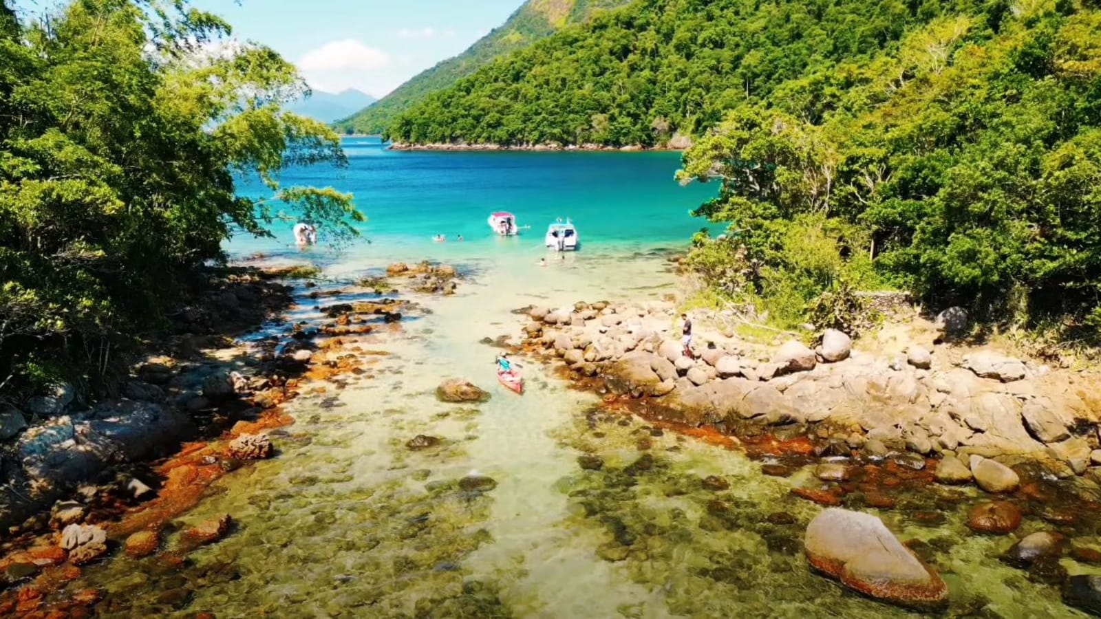 Ilha Grande: 6h Speedboat Tour to Blue and Green Lagoons