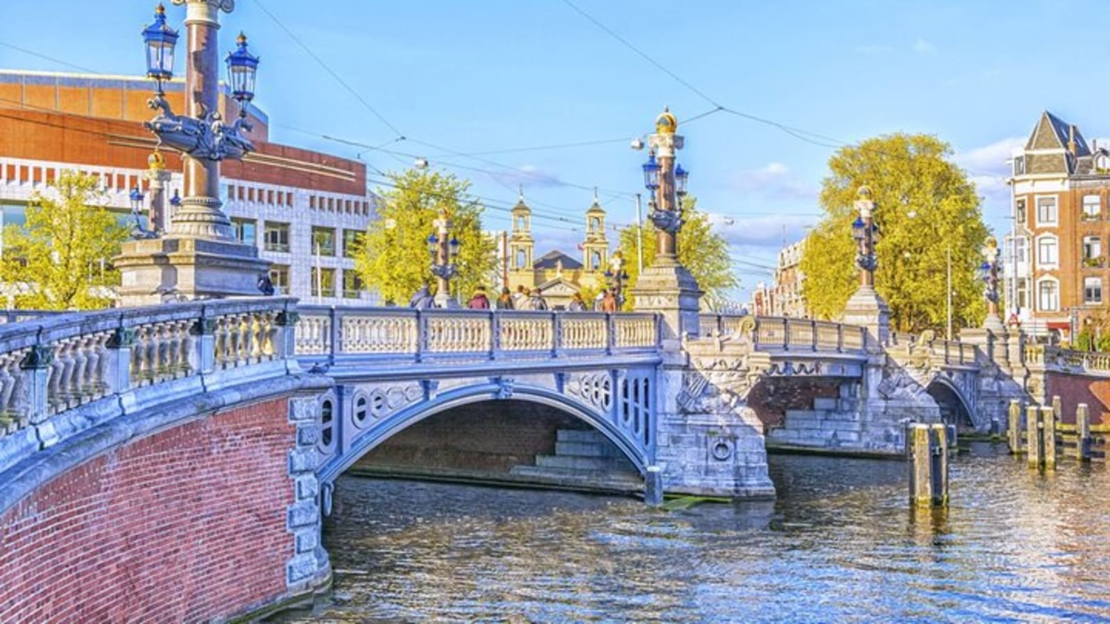 Romantic Amsterdam: Fairytale or Tragedy? Self-Guided PuzzleQuest