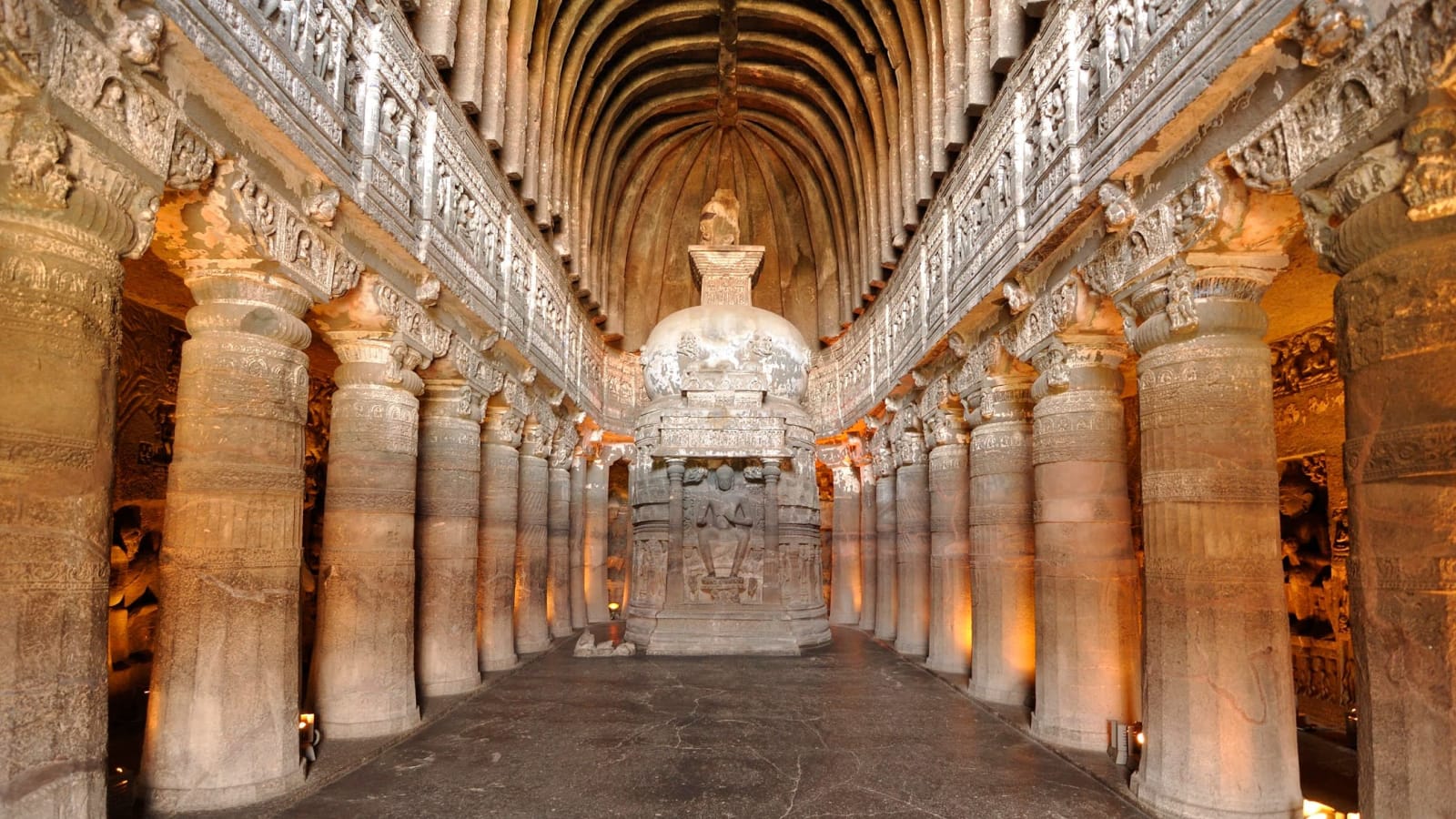 India's Rich Heritage: Temples, Caves & Beaches Circuit
