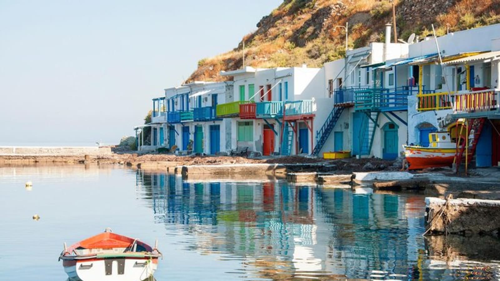 Shared Day Cruise from Milos to Kleftiko via Kalogries
