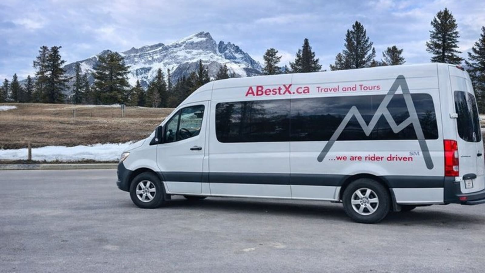 Calgary YYC Airport to Banff |Canmore| Kananaskis–Private Shuttle