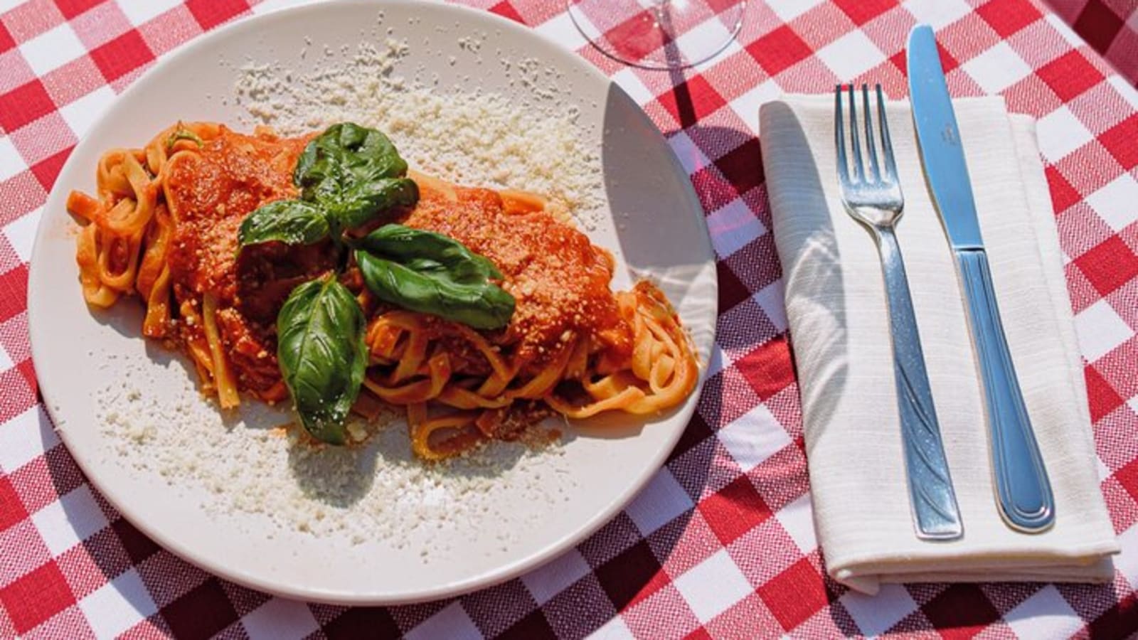 Pasta Cooking Class in Rome - Fettuccine Class in Piazza Navona