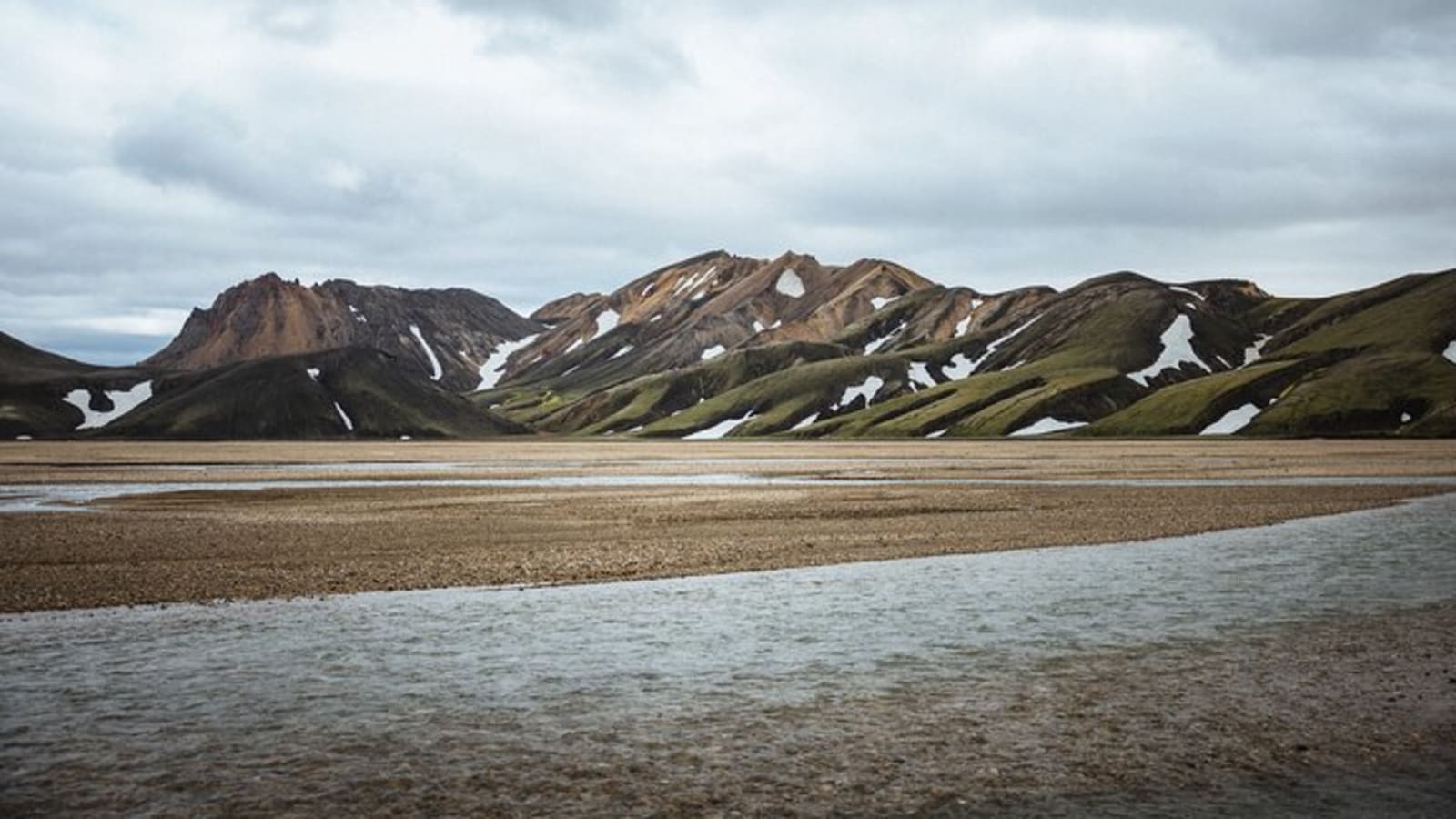 Family & Kids-Friendly Private Landmannalaugar and Valley of Tears Tour