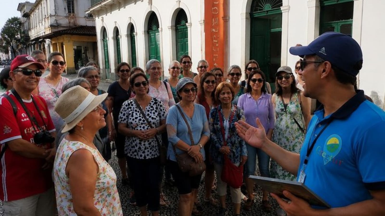 10-hour beach tour Santos: Shared Full-Day with Tickets & Lunch