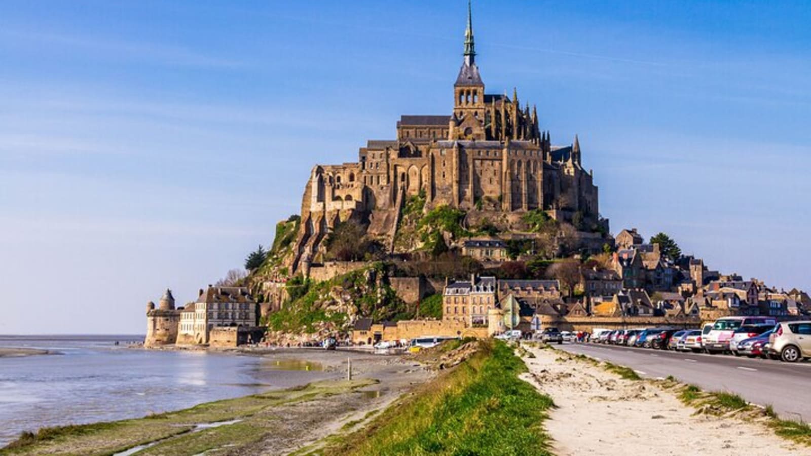 Paris to Mont-Saint-Michel: Full Day Round-Trip Transfer