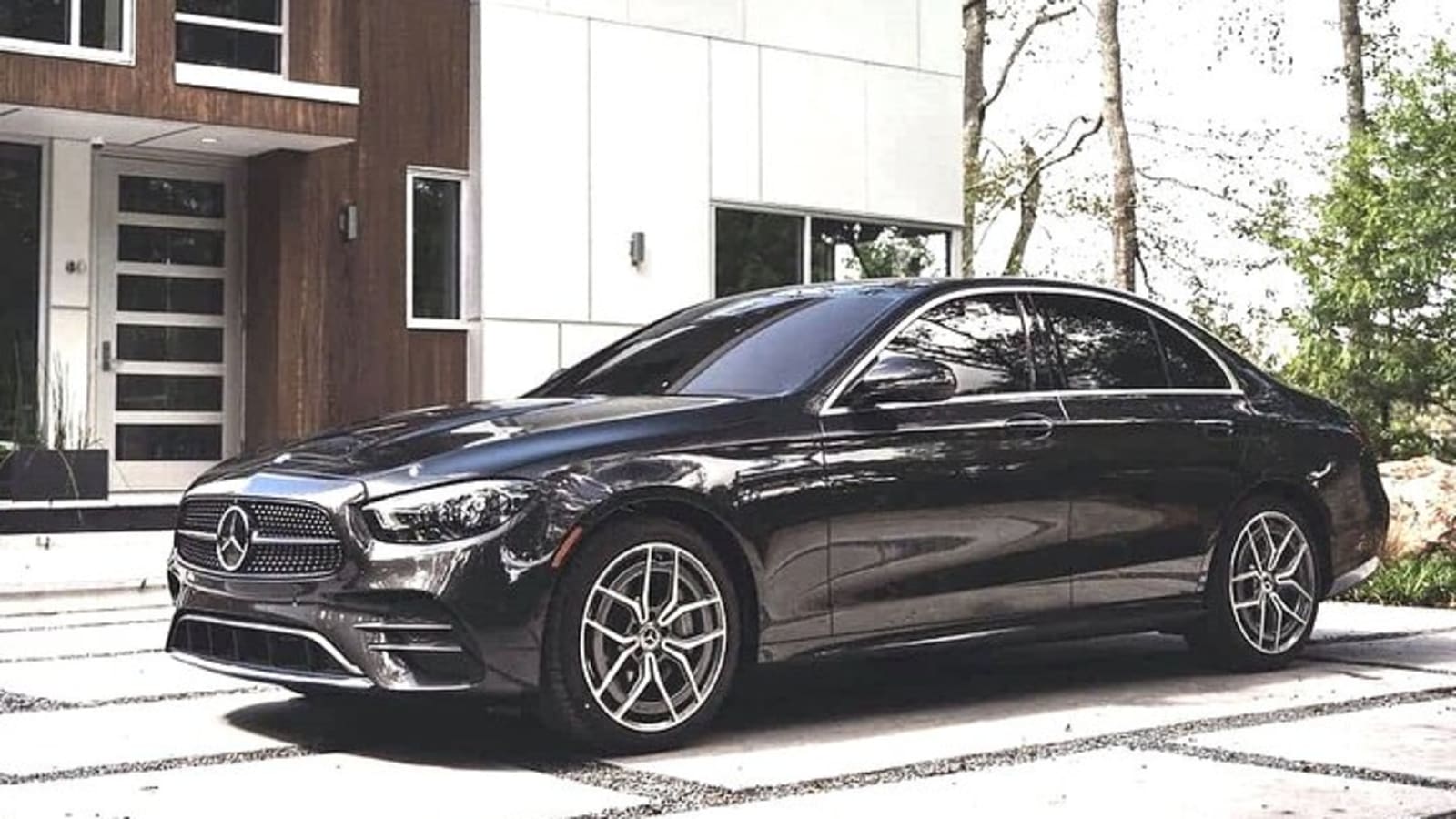 Departure Transfer: Brussels to Airport BRU by Business Car