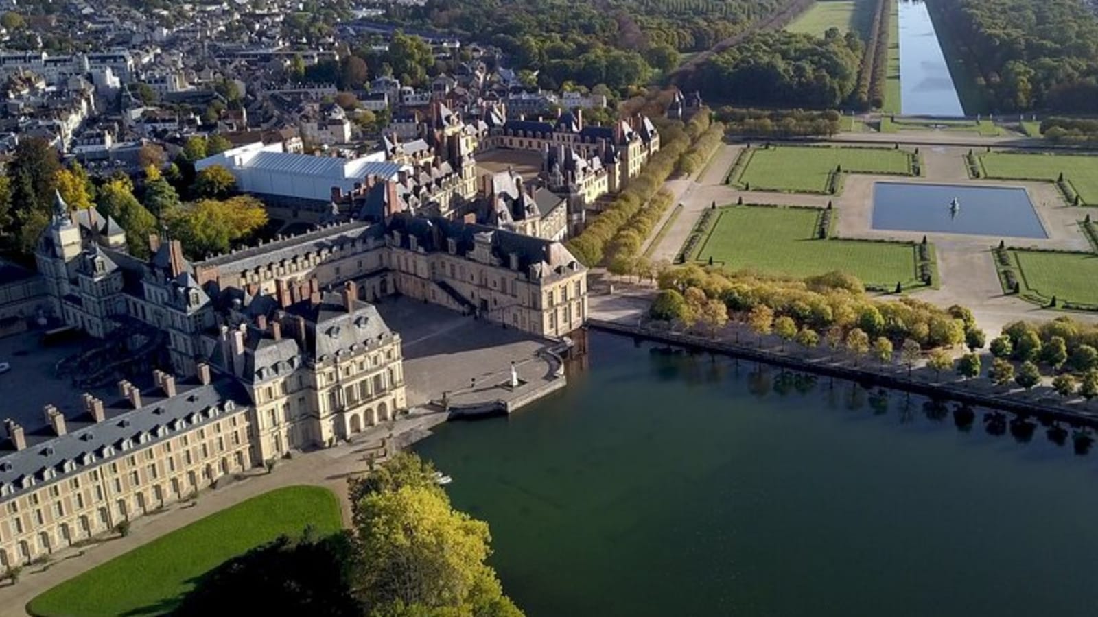 Private Half Day Trip: Paris to Castle Fontainebleau