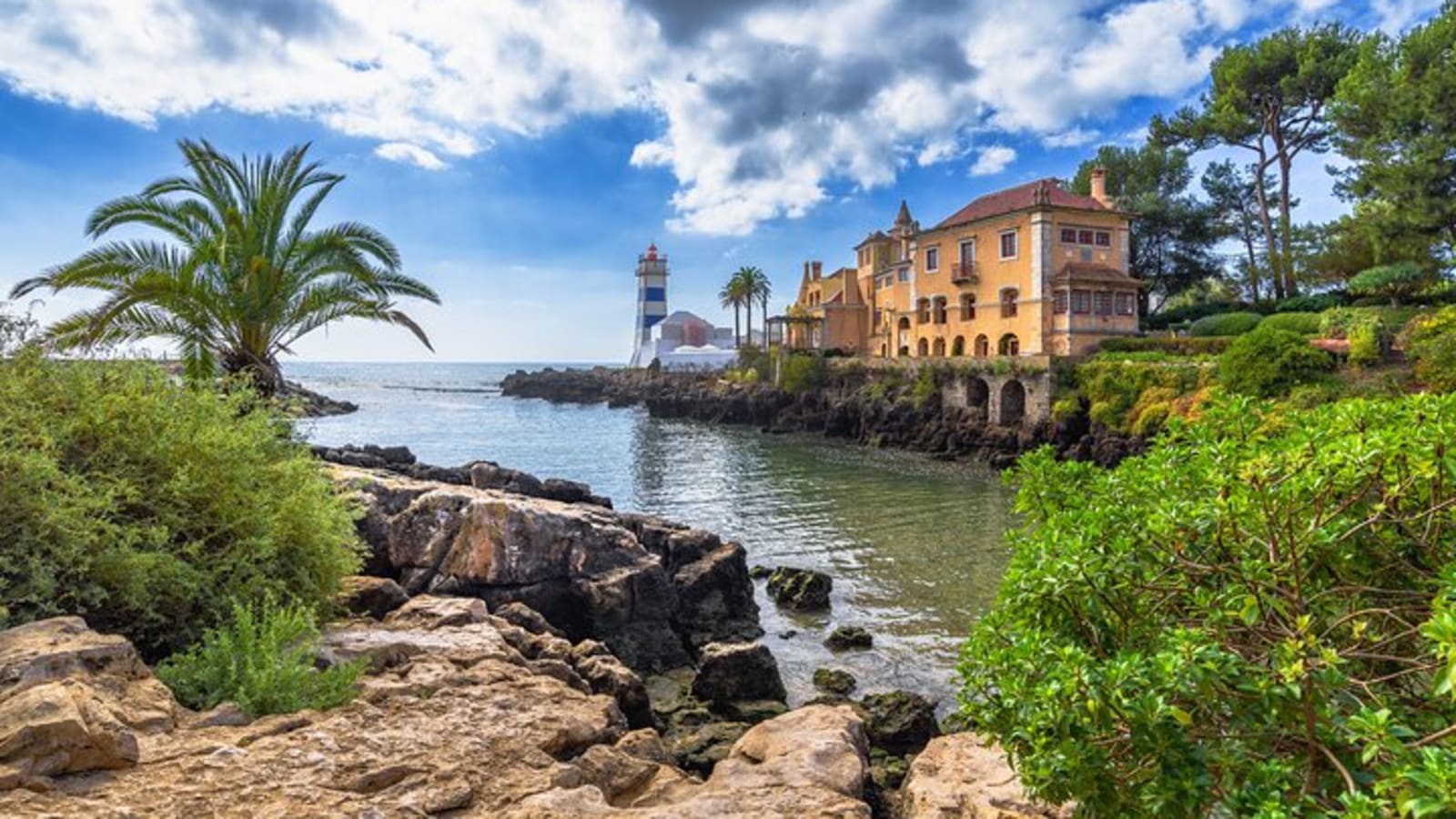 Easy Sintra and Lisbon Sightseeing Tour with Private Guide