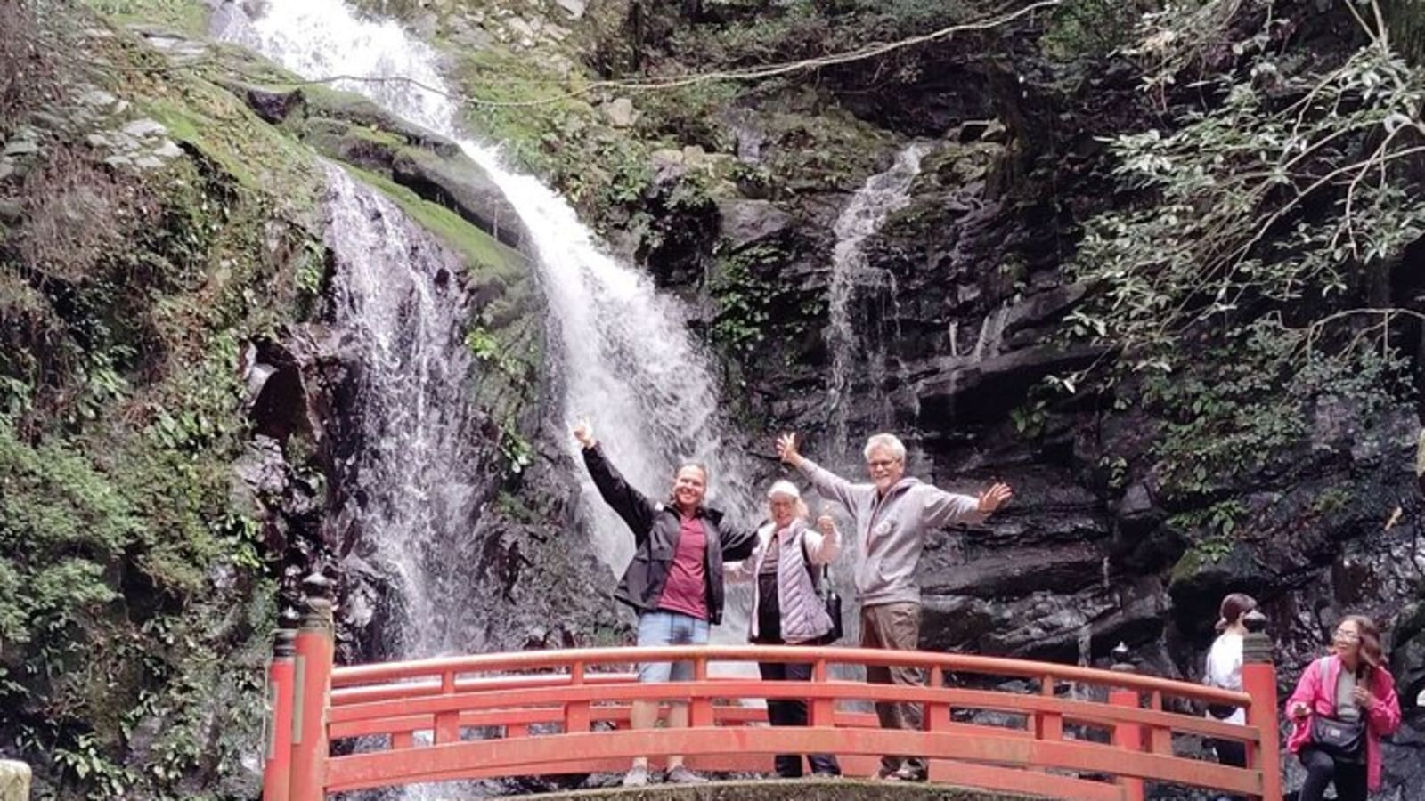 Mt. Inunaki Trekking and Goma Prayer Experience in Osaka