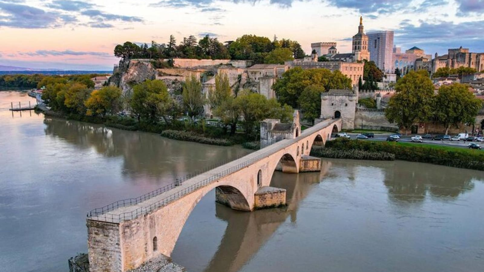 Avignon City of Popes & Wine Tasting Private Full Day Tour