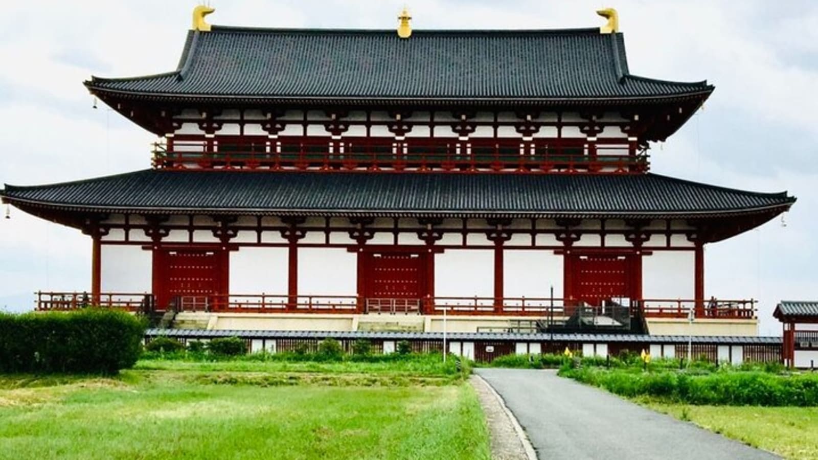 4-Hour Private Guided Tour to Nara Imperial Palace