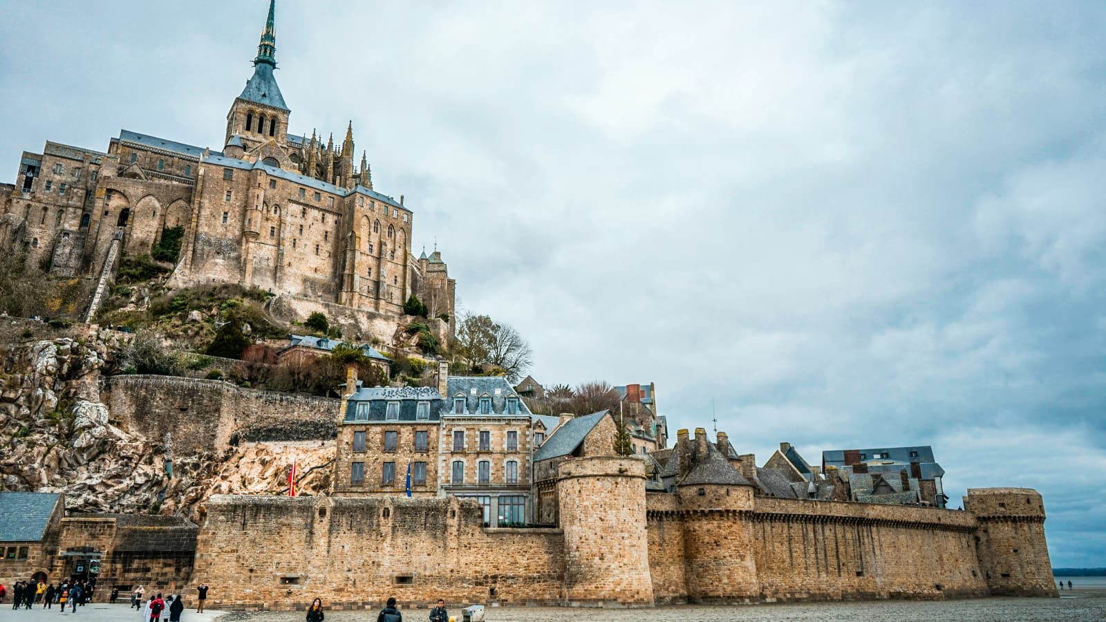 Charming Escape: Private Day Trip from Paris to Deauville and Honfleur