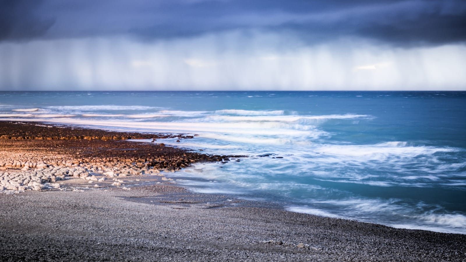 Normandy Odyssey: Private Day Trip to Rouen, Honfleur, and Étretat from Paris
