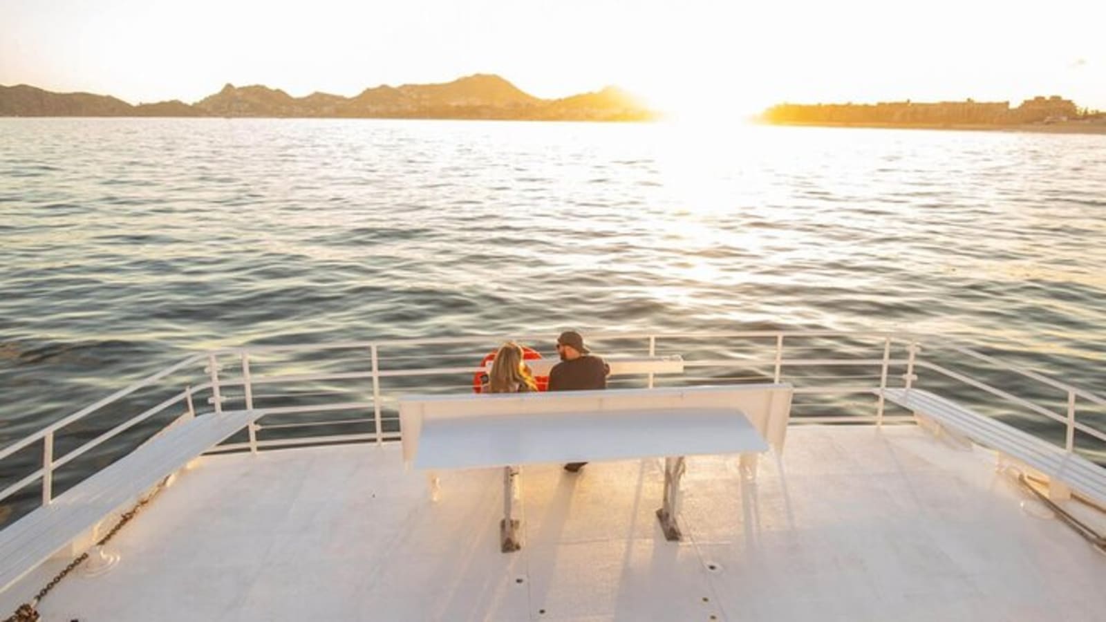 Los Cabos Mexican Flavors Sunset Cruise with Open Bar