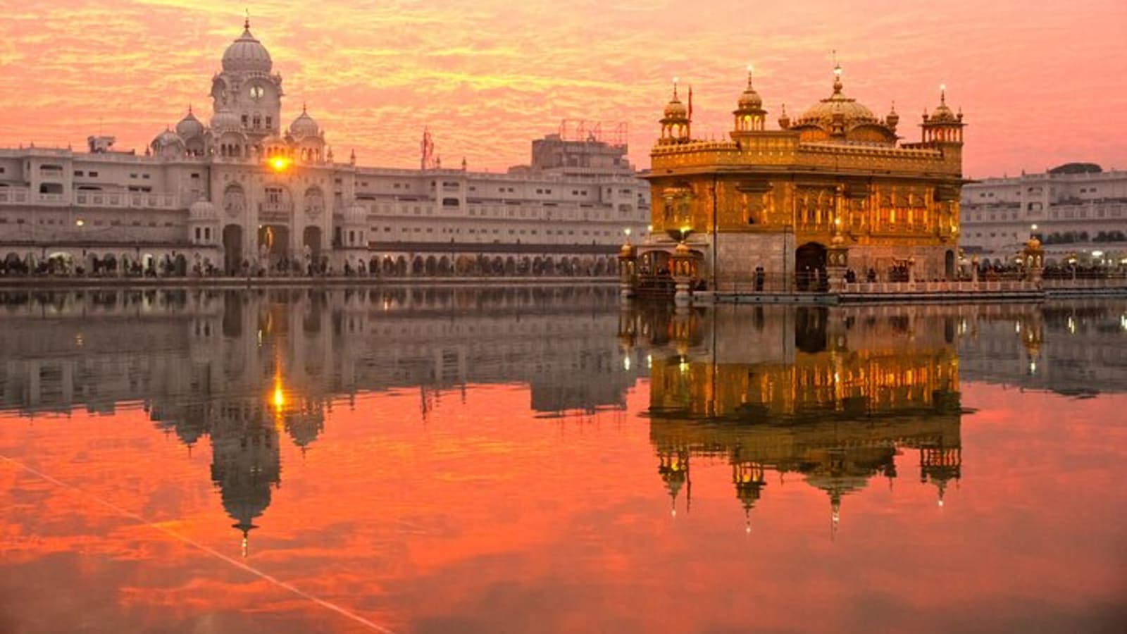Delhi, Dharamshala, Amritsar & Kashmir Valley Tour