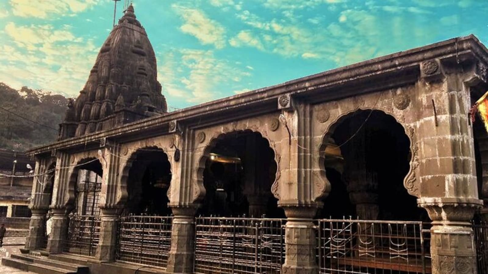 Three Jyotirlinga & Caves in Maharashtra