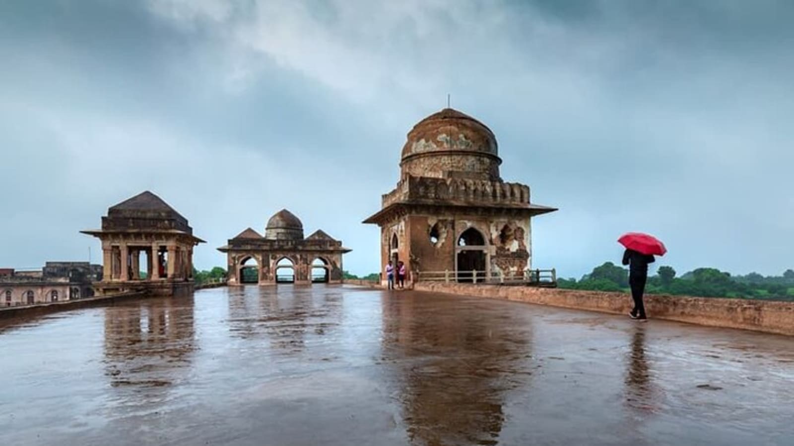 3-Day Jyotirlinga Temples and Mandu City Private Guided Tour