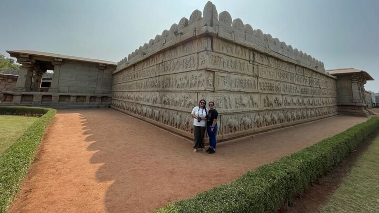 Hubli to Hampi, Belur, Halebedu & Bangalore Tour