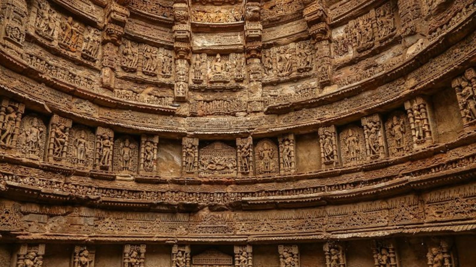 Historical Sights, Regal Cities & Wildlife Sanctuaries of Gujarat