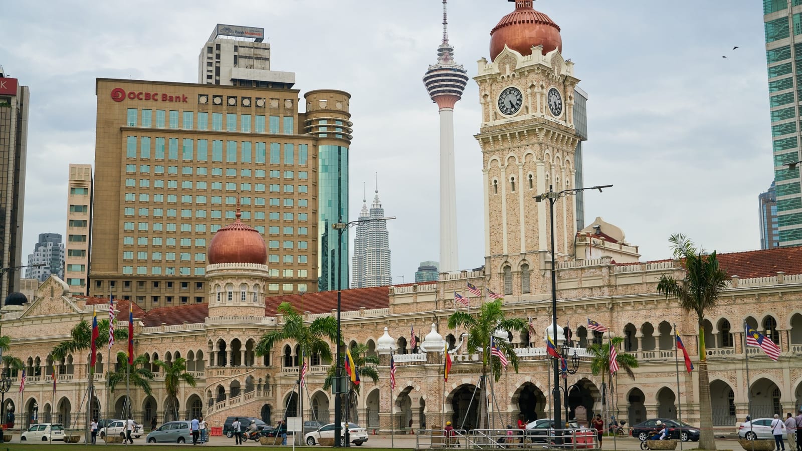 Putrajaya, KL City, Batu Caves & Fireflies Combo Tour (SIC)